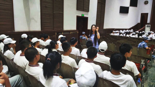 6.晚间班会.jpg